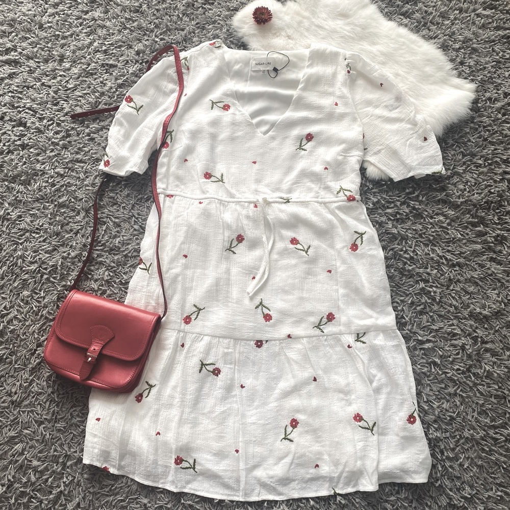 NWT SugarLips Emagine Embroidered Floral Mini Driss